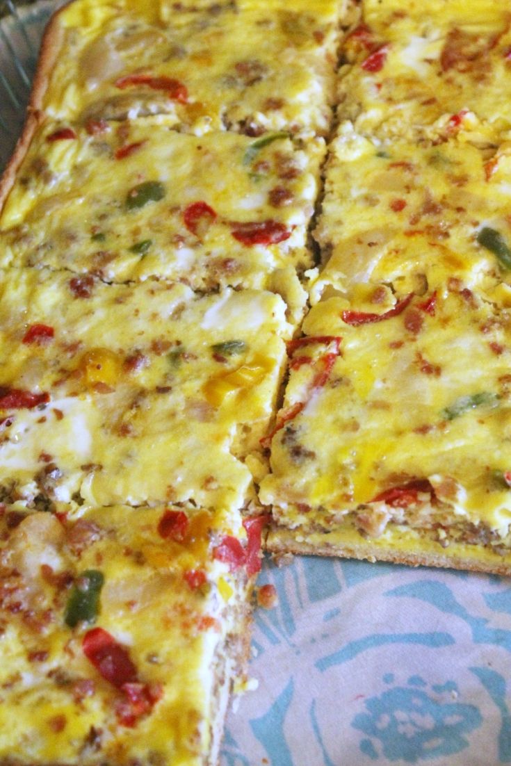 Low-Carb Breakfast Casserole with Cheese Dough base for a low carb and THM breakfast favorit.