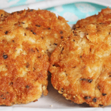 Crispy Chicken Cakes || Low Carb and THM